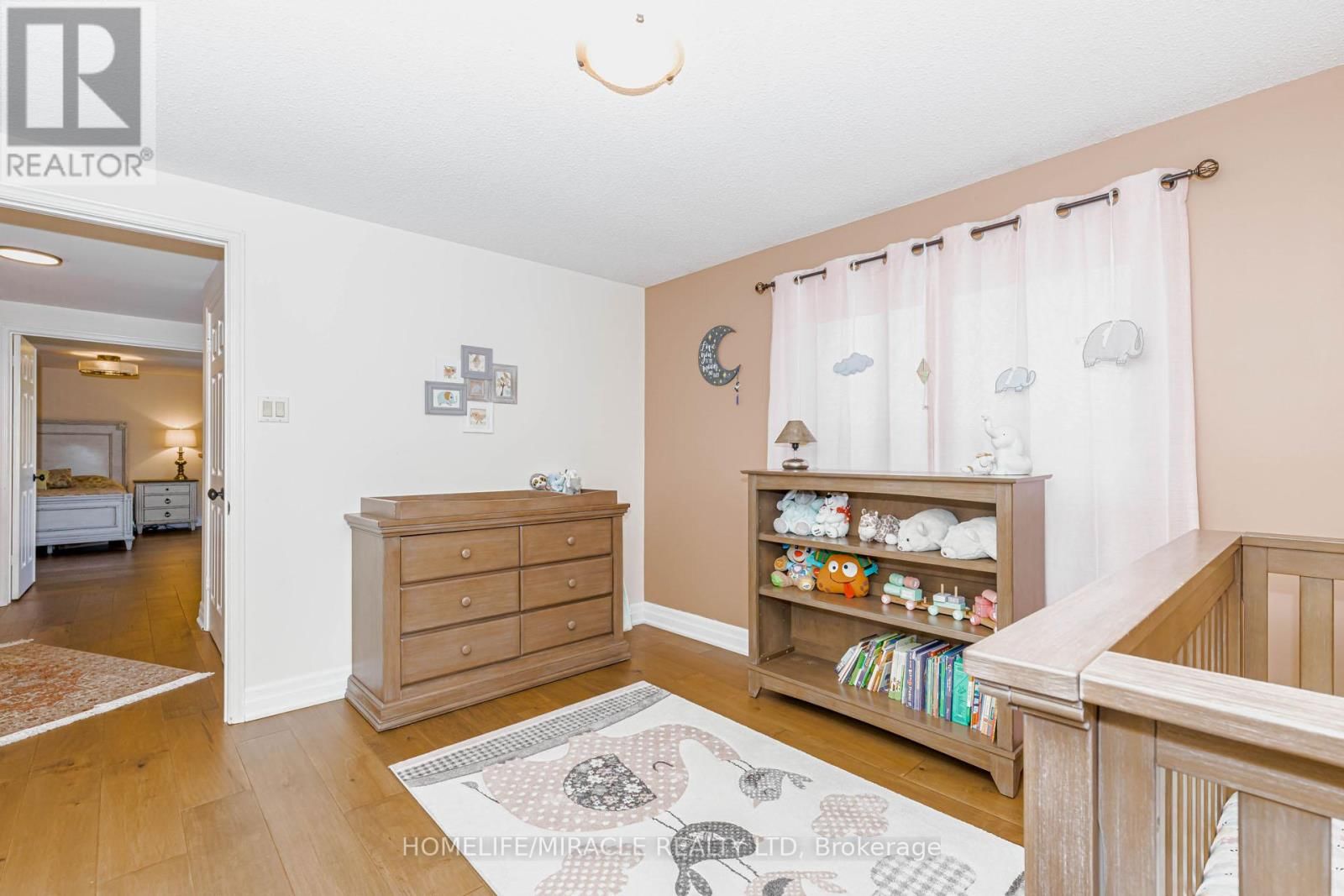 253 MCCRANEY STREET WEST Image 35