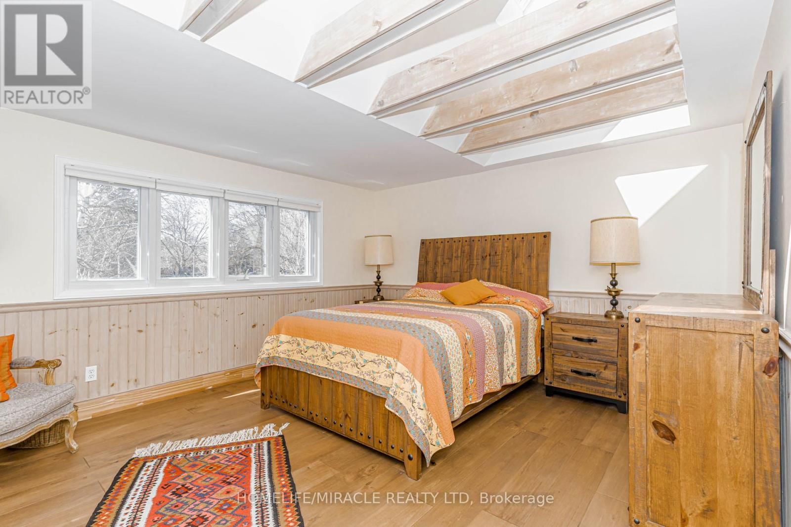 253 MCCRANEY STREET WEST Image 37