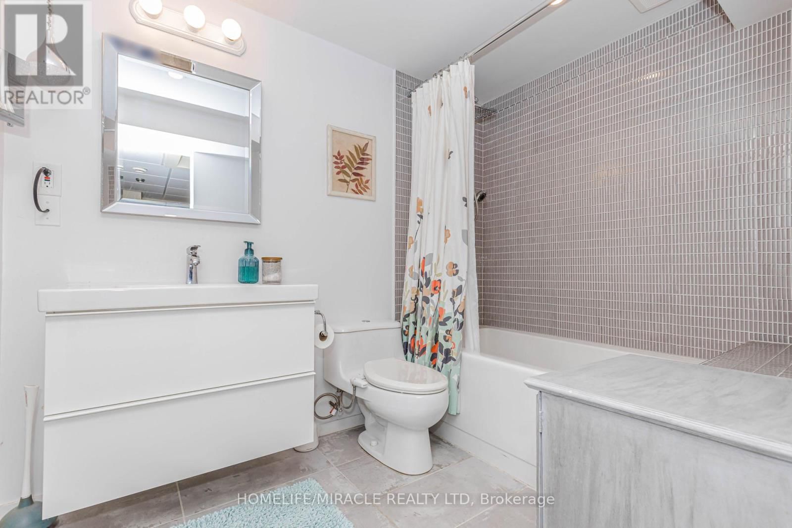 253 MCCRANEY STREET WEST Image 39