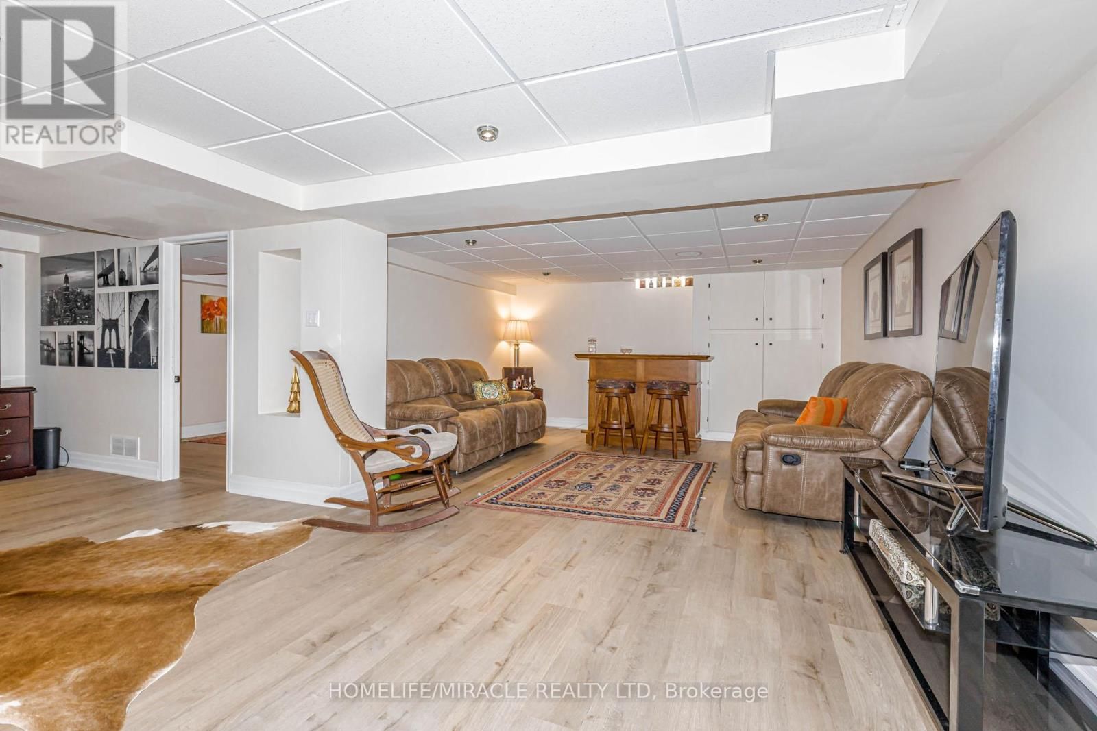 253 MCCRANEY STREET WEST Image 40