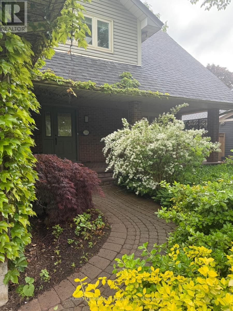 253 MCCRANEY STREET WEST Image 41