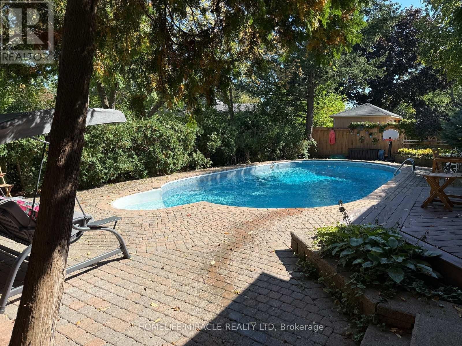 253 MCCRANEY STREET WEST Image 43