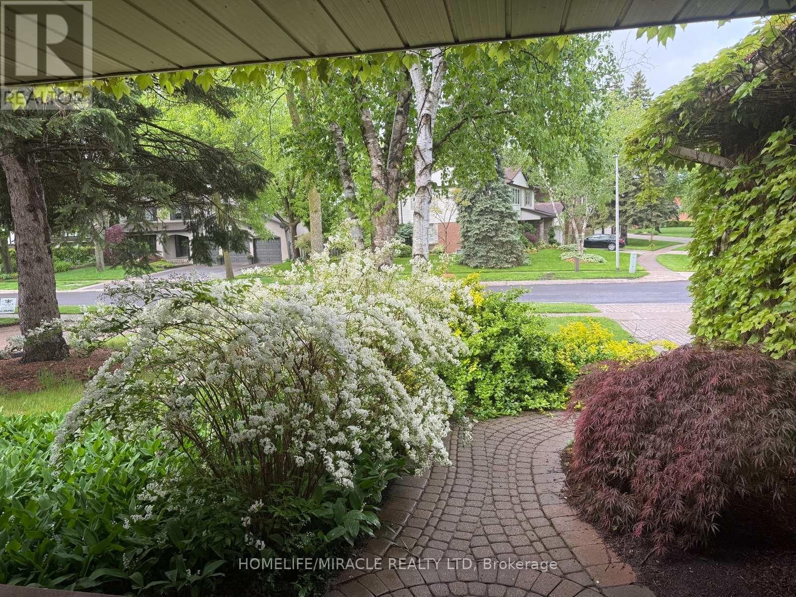 253 MCCRANEY STREET WEST Image 45