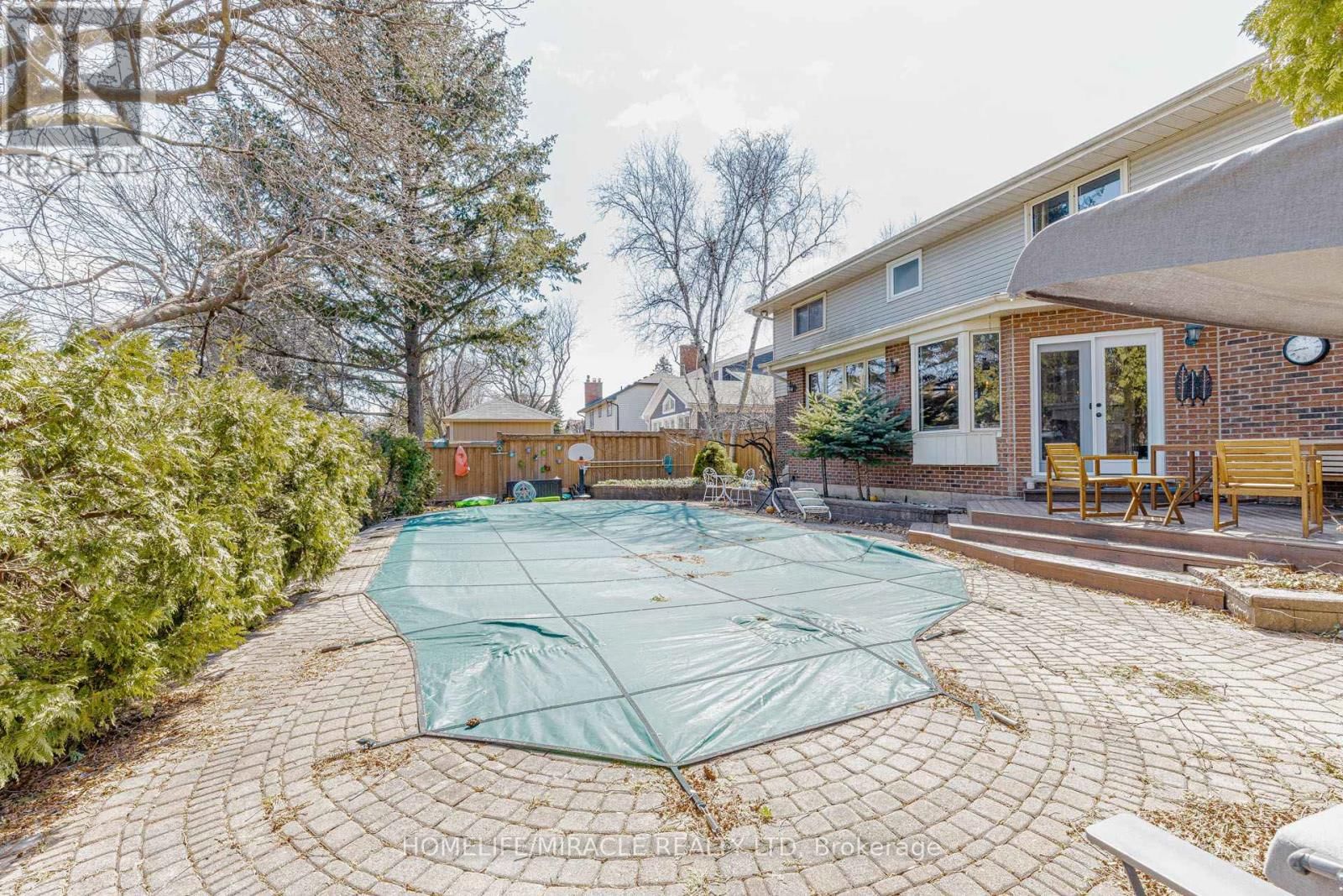 253 MCCRANEY STREET WEST Image 47