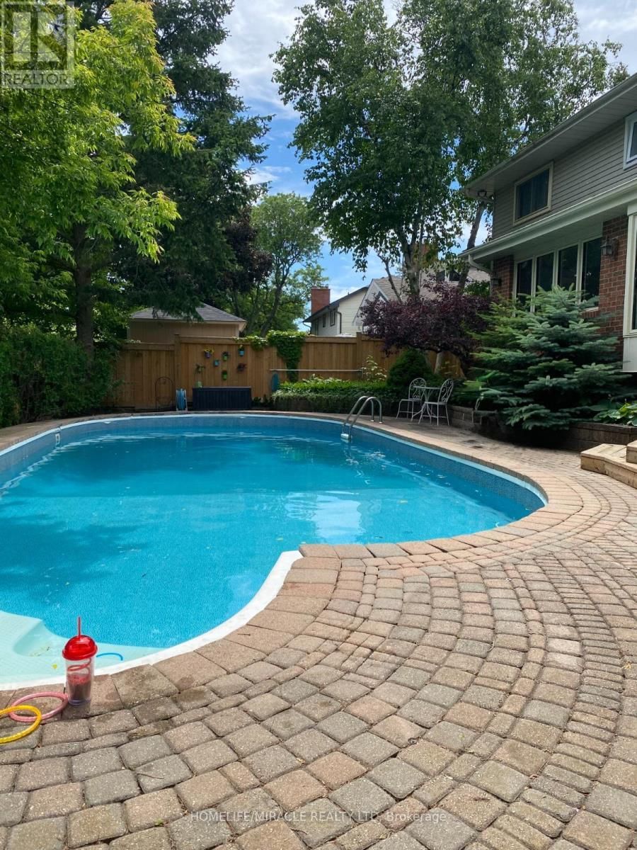 253 MCCRANEY STREET WEST Image 48