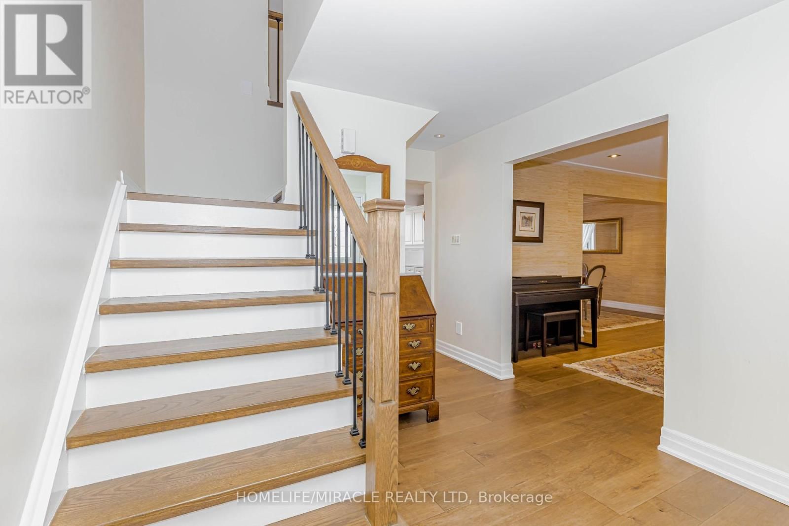 253 MCCRANEY STREET WEST Image 5