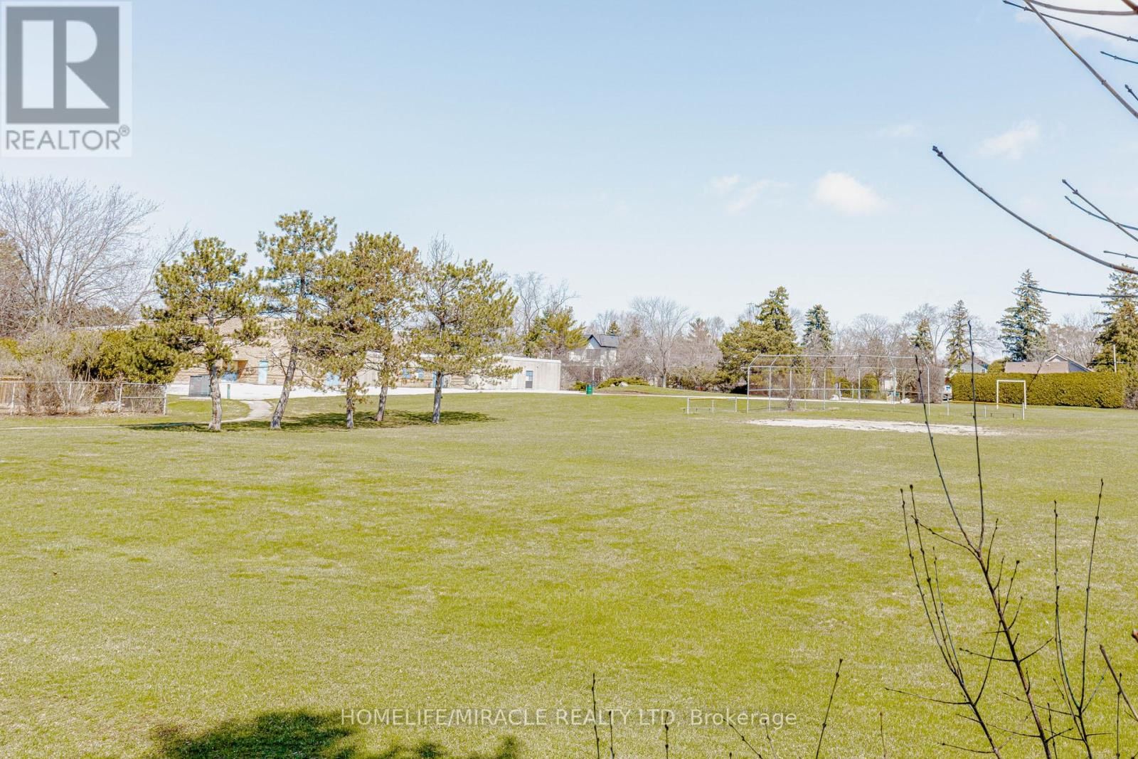 253 MCCRANEY STREET WEST Image 50