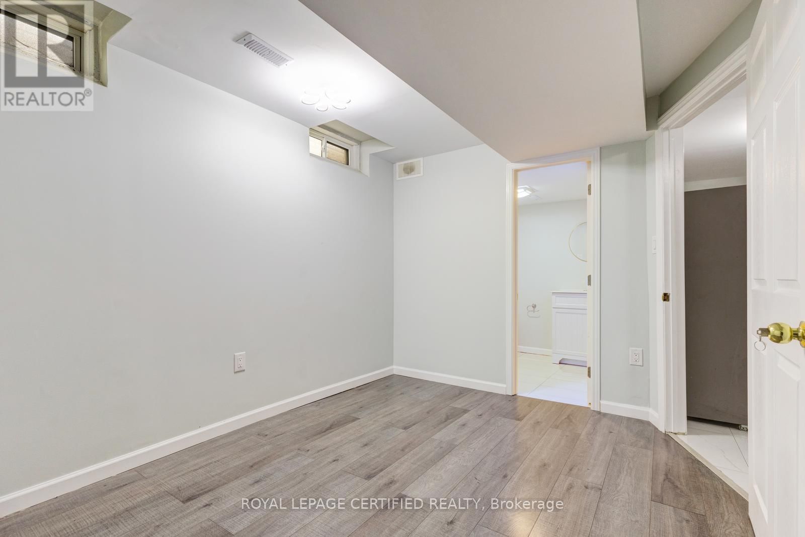 299 PRESSED BRICK DRIVE NORTH Image 36