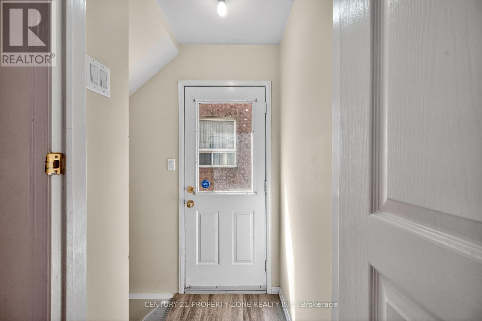 16 SWEET CLOVER CRESCENT Image 35