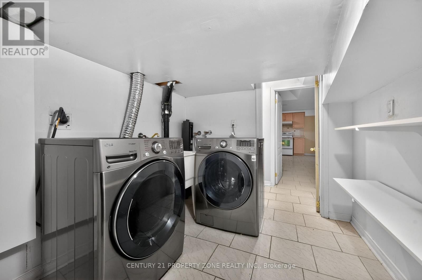 16 SWEET CLOVER CRESCENT Image 45