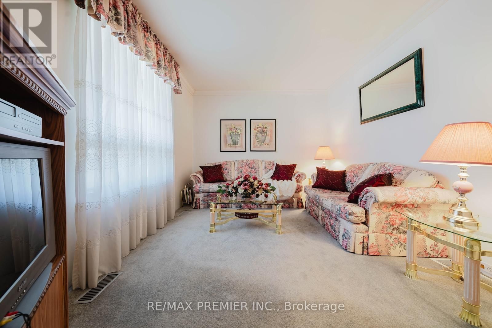 23 LIPPINCOTT STREET WEST Image 6