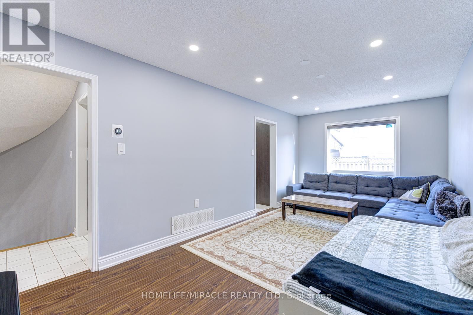 32 PENNSYLVANIA AVENUE Image 12