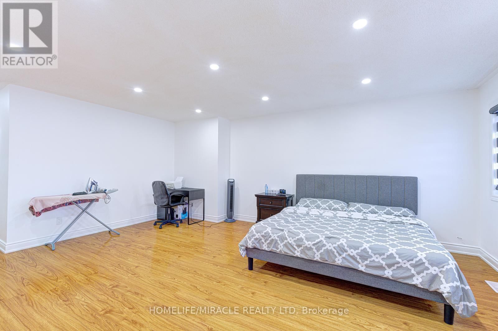 32 PENNSYLVANIA AVENUE Image 28