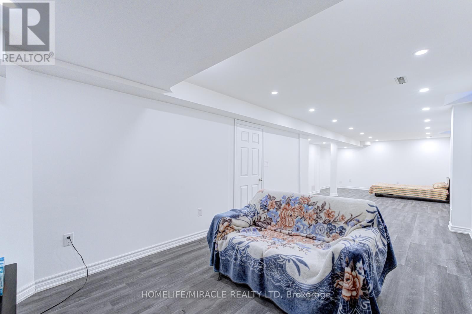 32 PENNSYLVANIA AVENUE Image 40