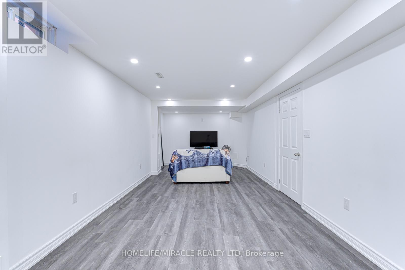 32 PENNSYLVANIA AVENUE Image 42