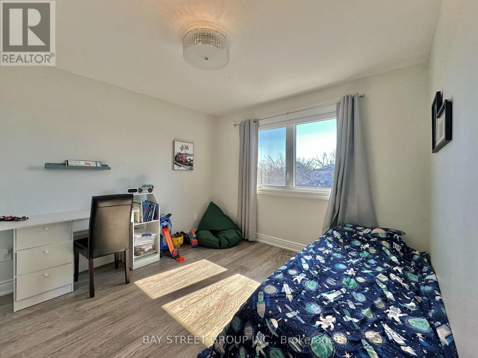 1593 WINTERGROVE GARDENS Image 19