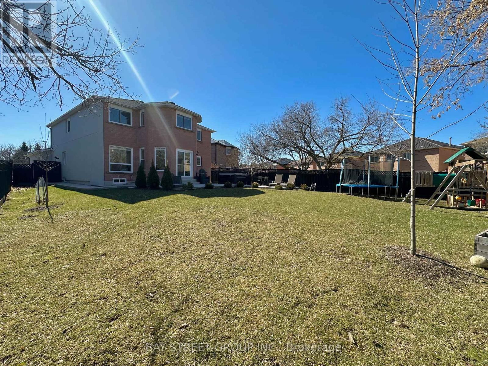 1593 WINTERGROVE GARDENS Image 25