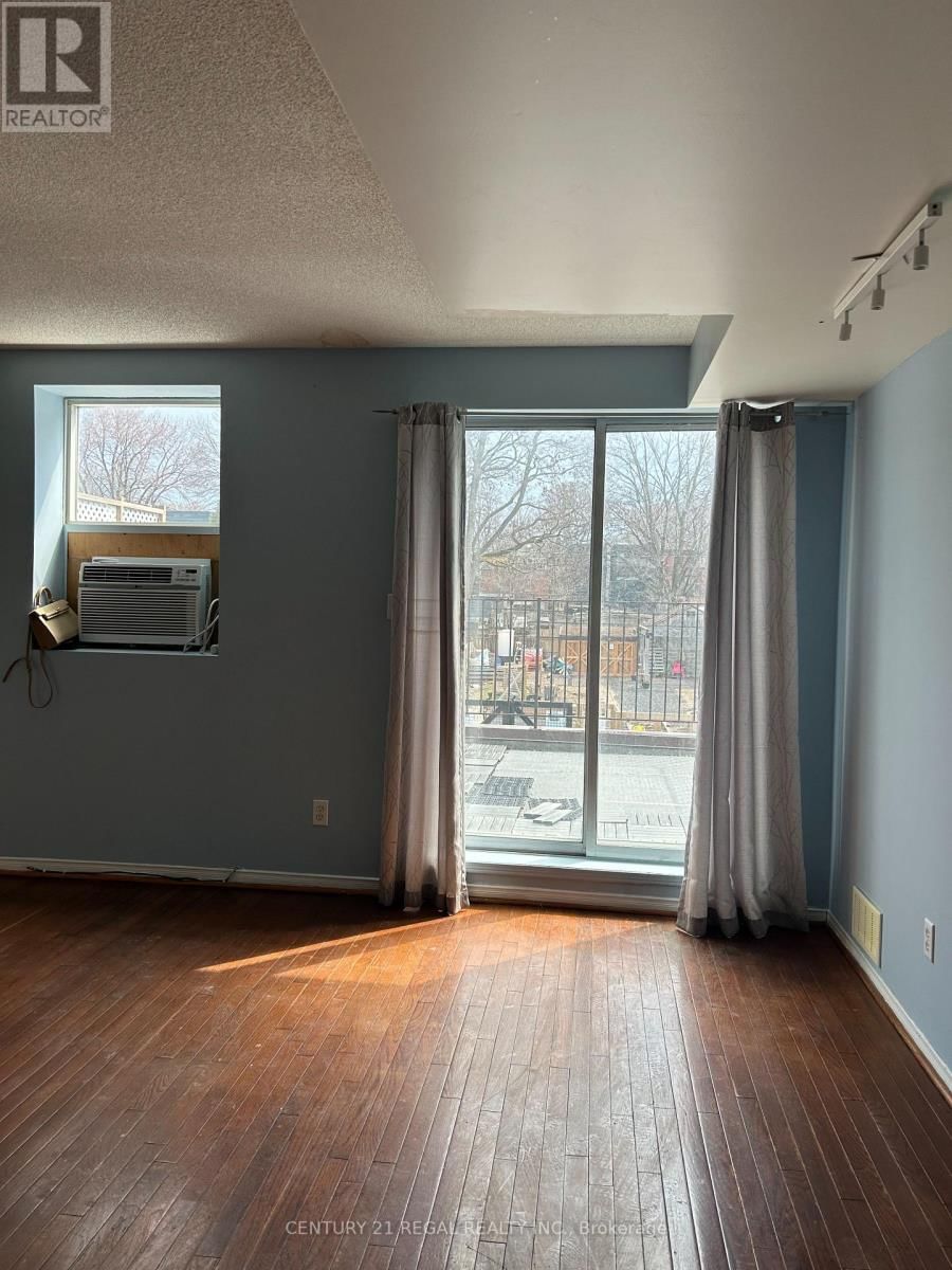 1289 QUEEN STREET WEST Image 15