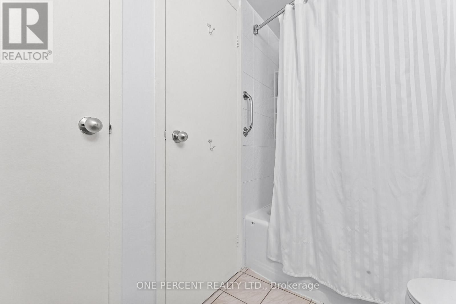 25 - 16 FOURTH STREET Image 17