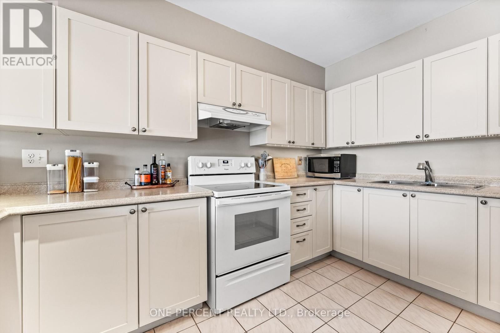 25 - 16 FOURTH STREET Image 8