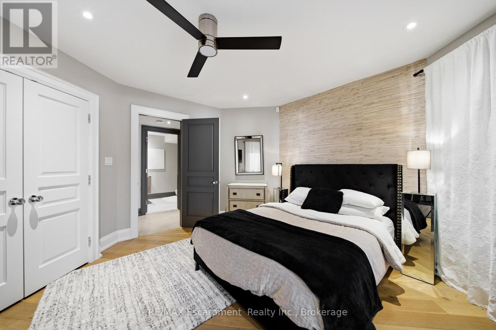 3205 HIGHPOINT COURT Image 34