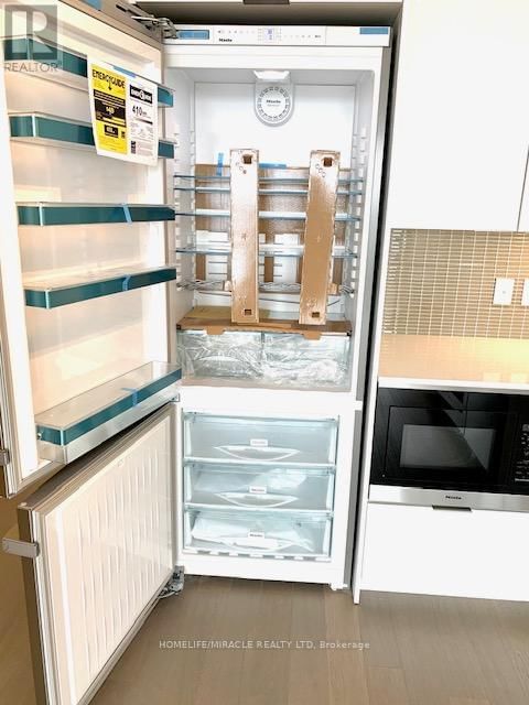 LPH01A - 30 SHORE BREEZE DRIVE Image 31