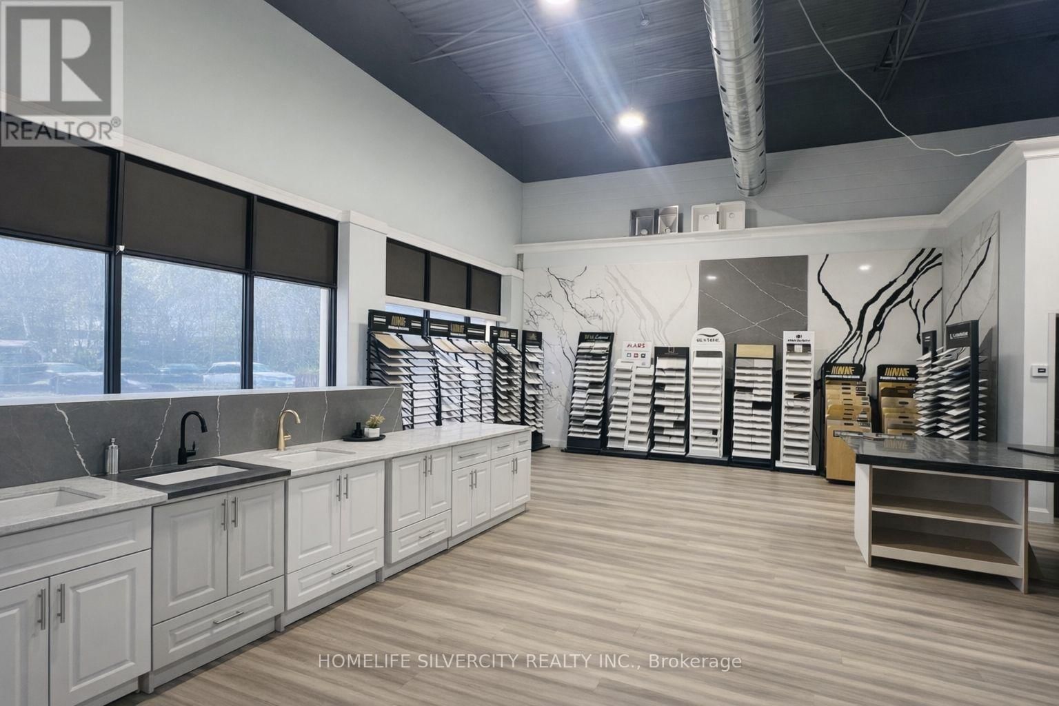 13 - 2084 STEELES AVENUE EAST Image 11