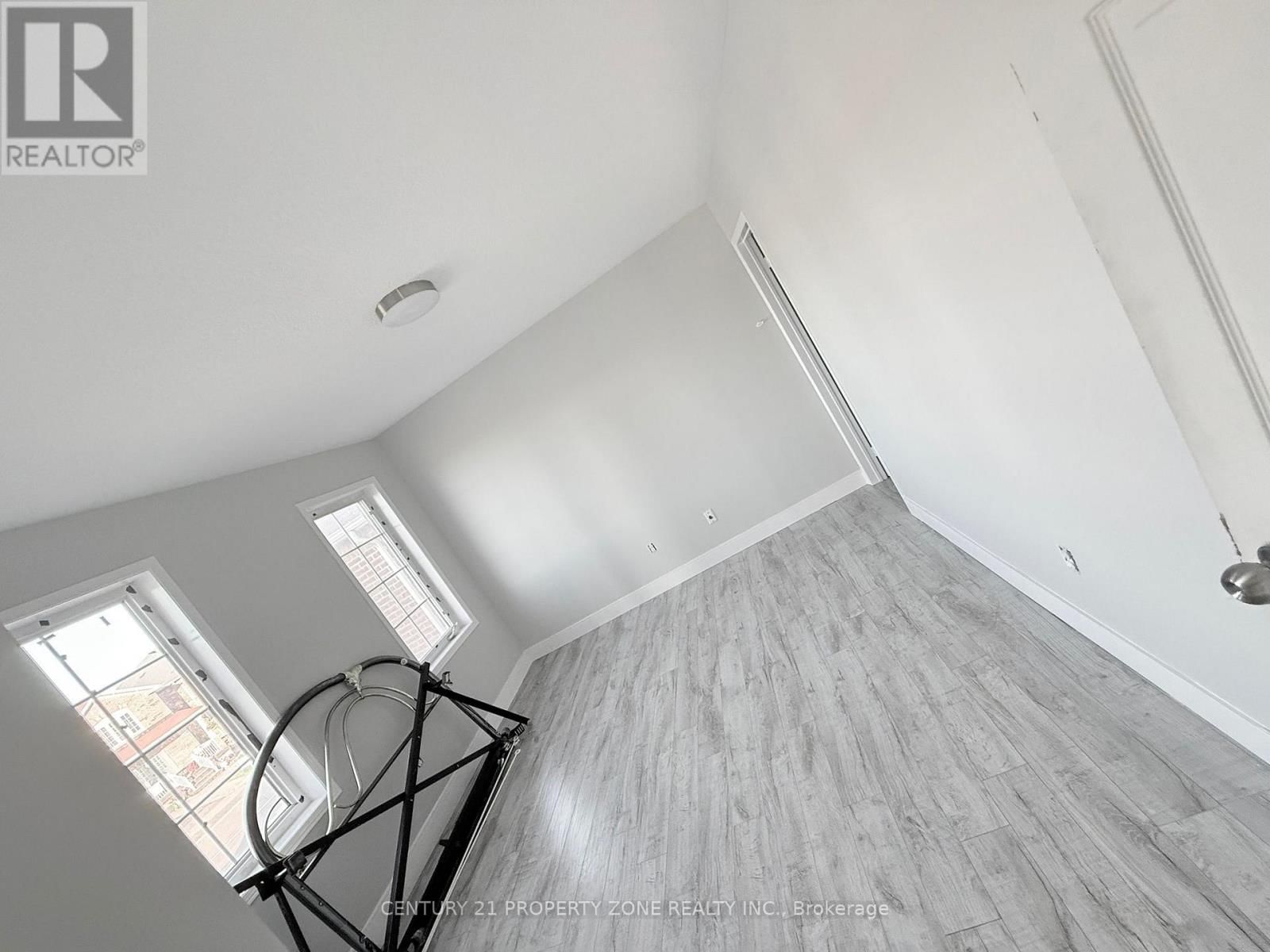 2 ABBOTSBURY DRIVE Image 9