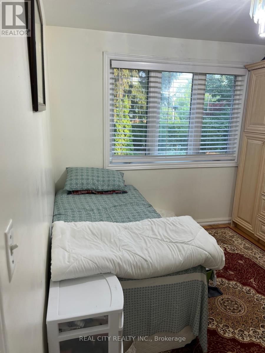 UPPER - 2451 LOANNE DRIVE Image 19