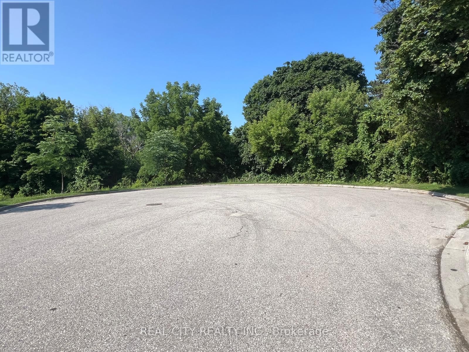 UPPER - 2451 LOANNE DRIVE Image 23