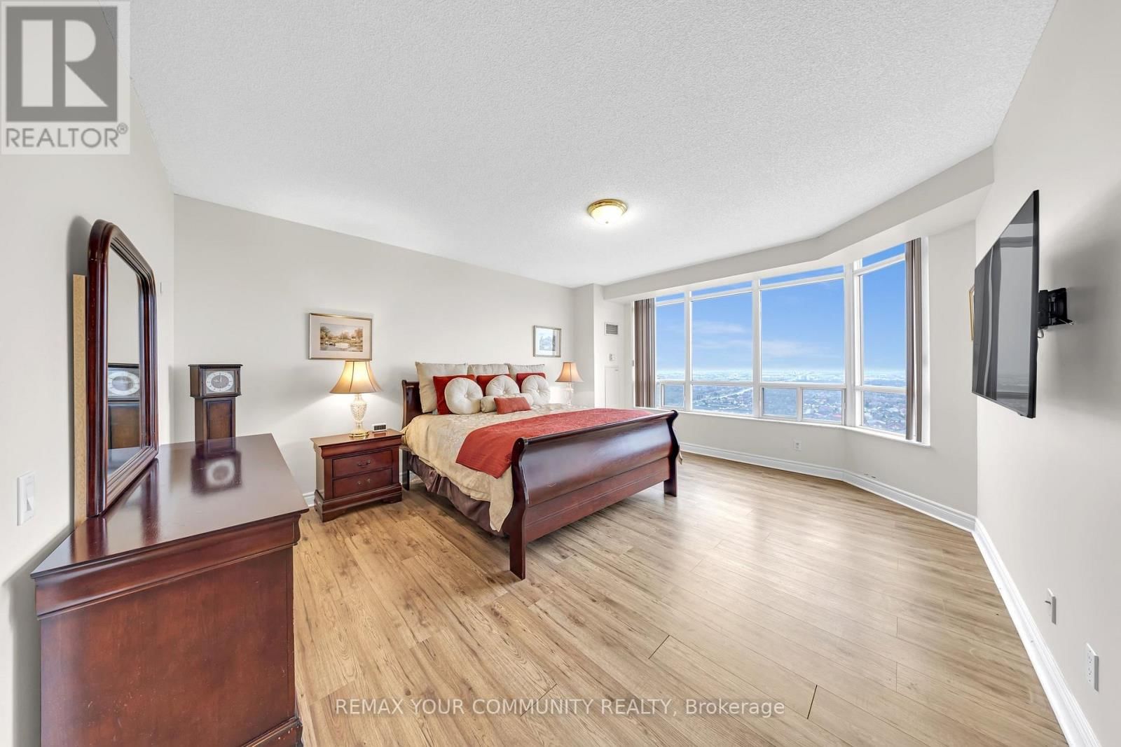 3005 - 35 KINGSBRIDGE GARDEN CIRCLE Image 13