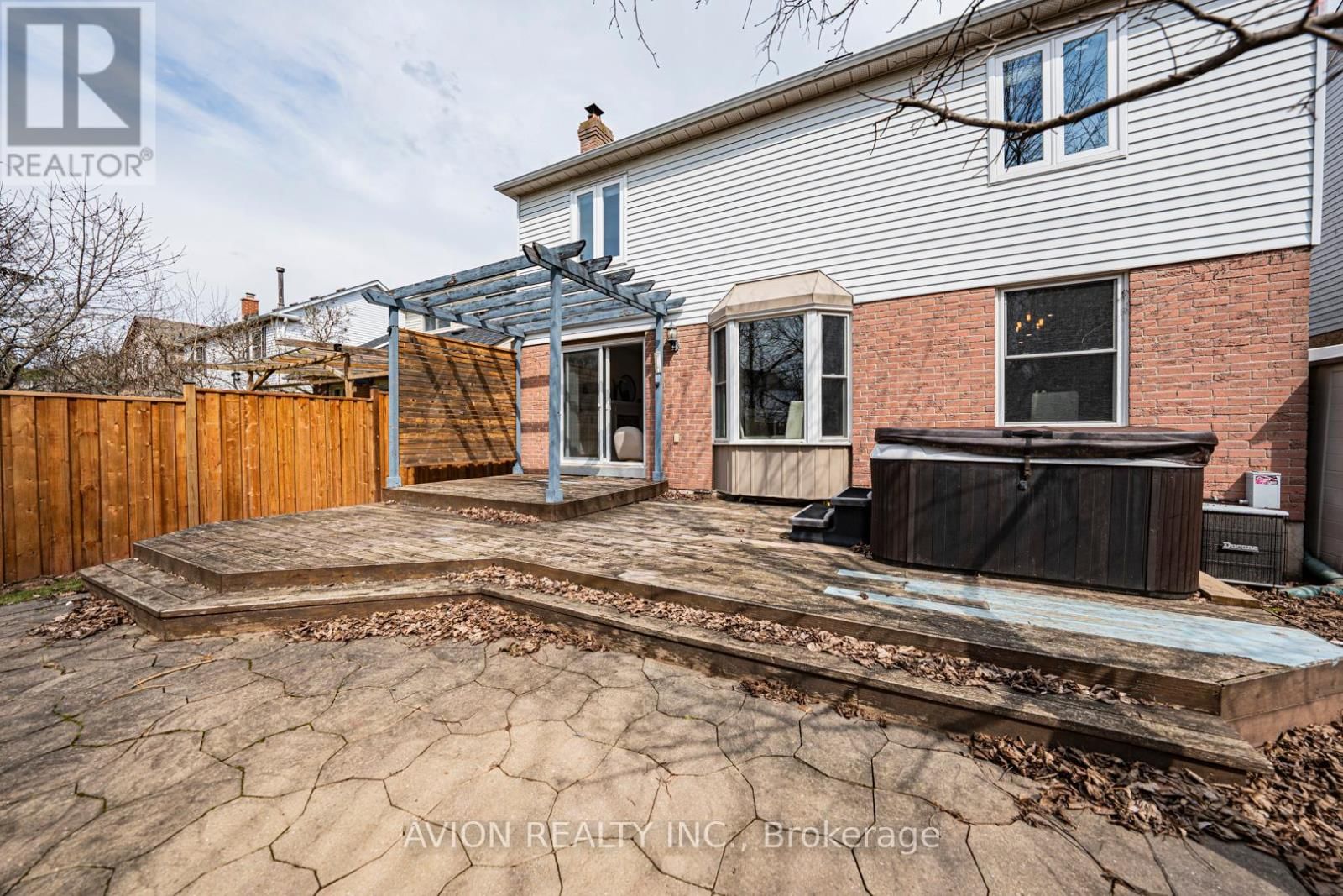 1613 GREENBRIAR DRIVE Image 36