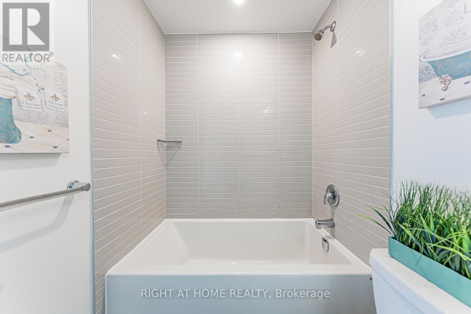 524 - 3200 WILLIAM COLTSON AVENUE Image 14