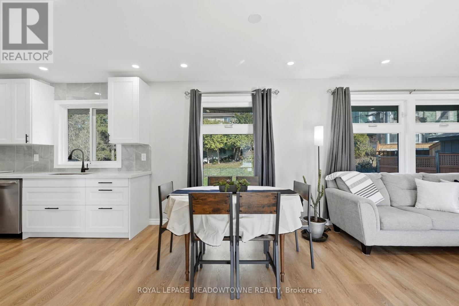 73 ELIZABETH DRIVE Image 11