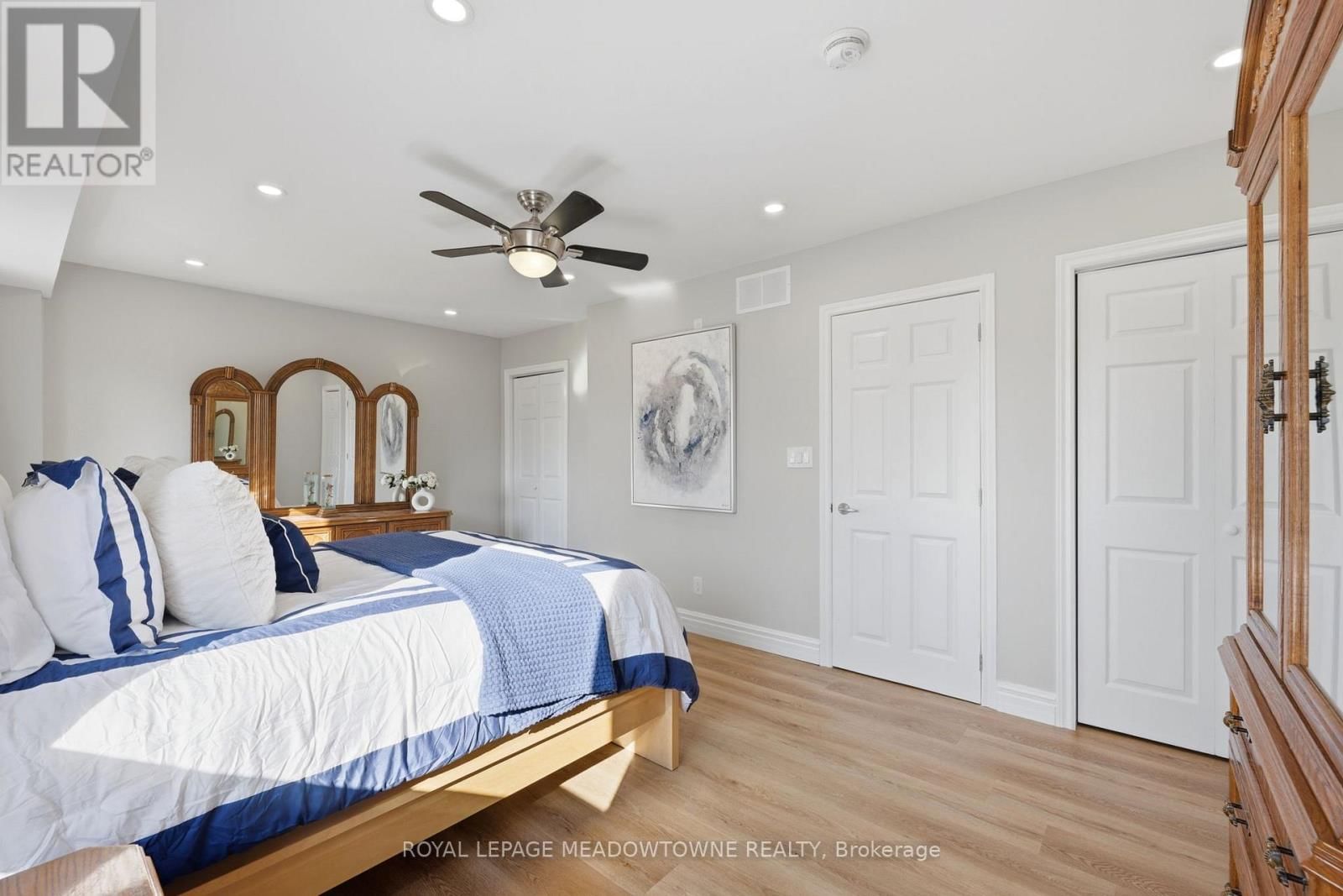 73 ELIZABETH DRIVE Image 18