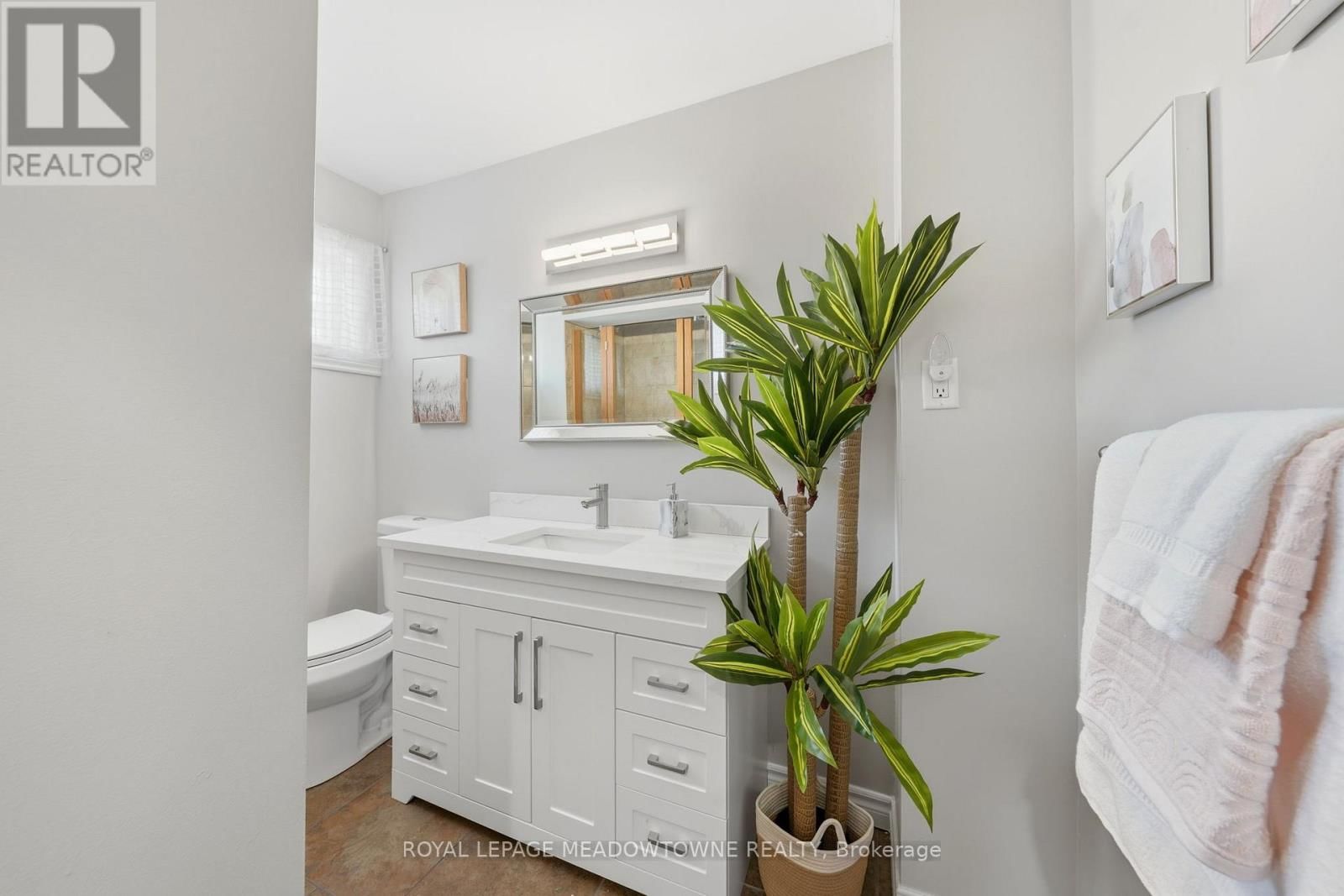 73 ELIZABETH DRIVE Image 19