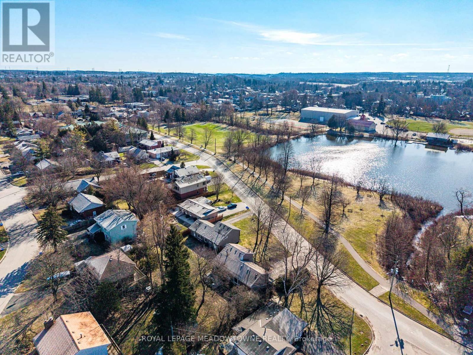 73 ELIZABETH DRIVE Image 33