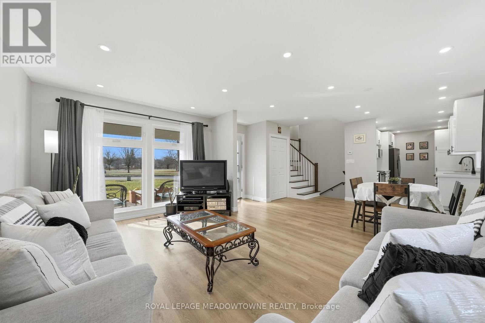 73 ELIZABETH DRIVE Image 8