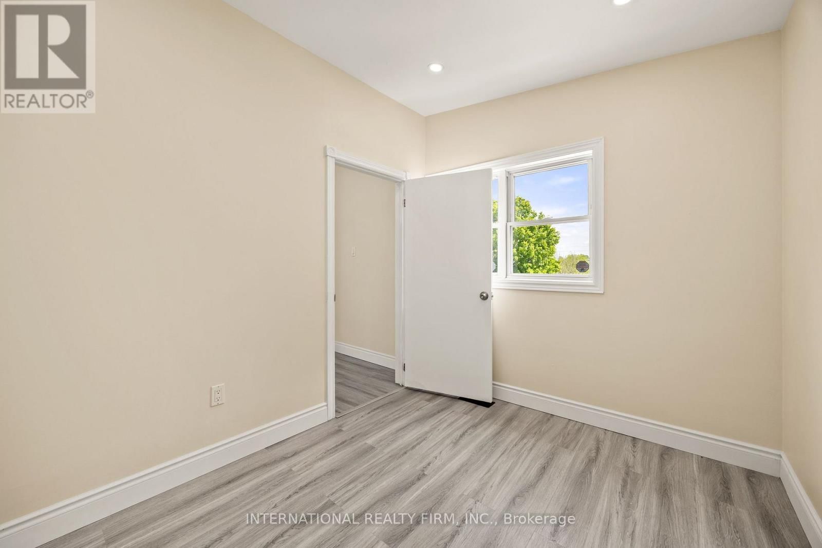 304 BROADWAY Image 19