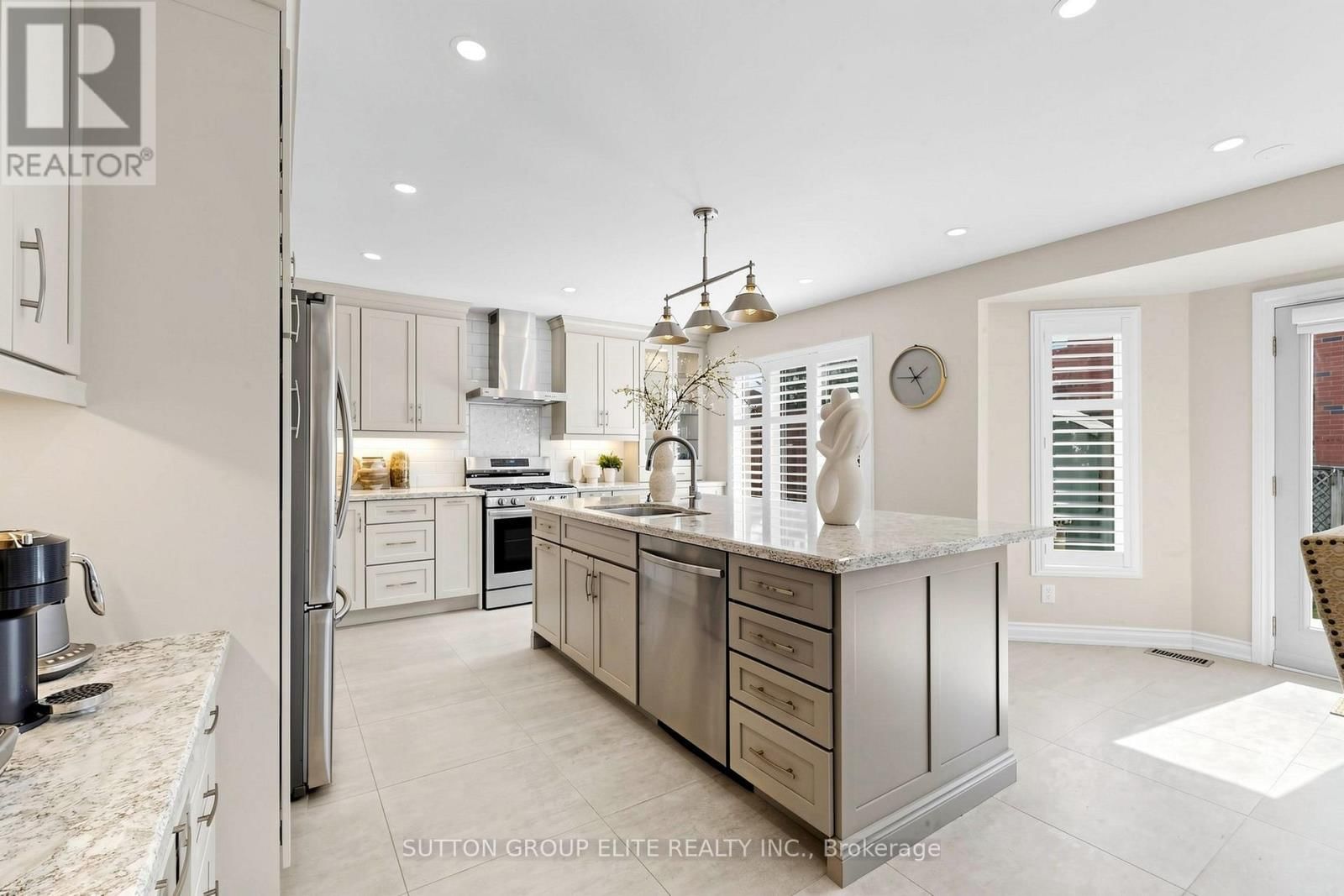 2768 PEACOCK DRIVE Image 11