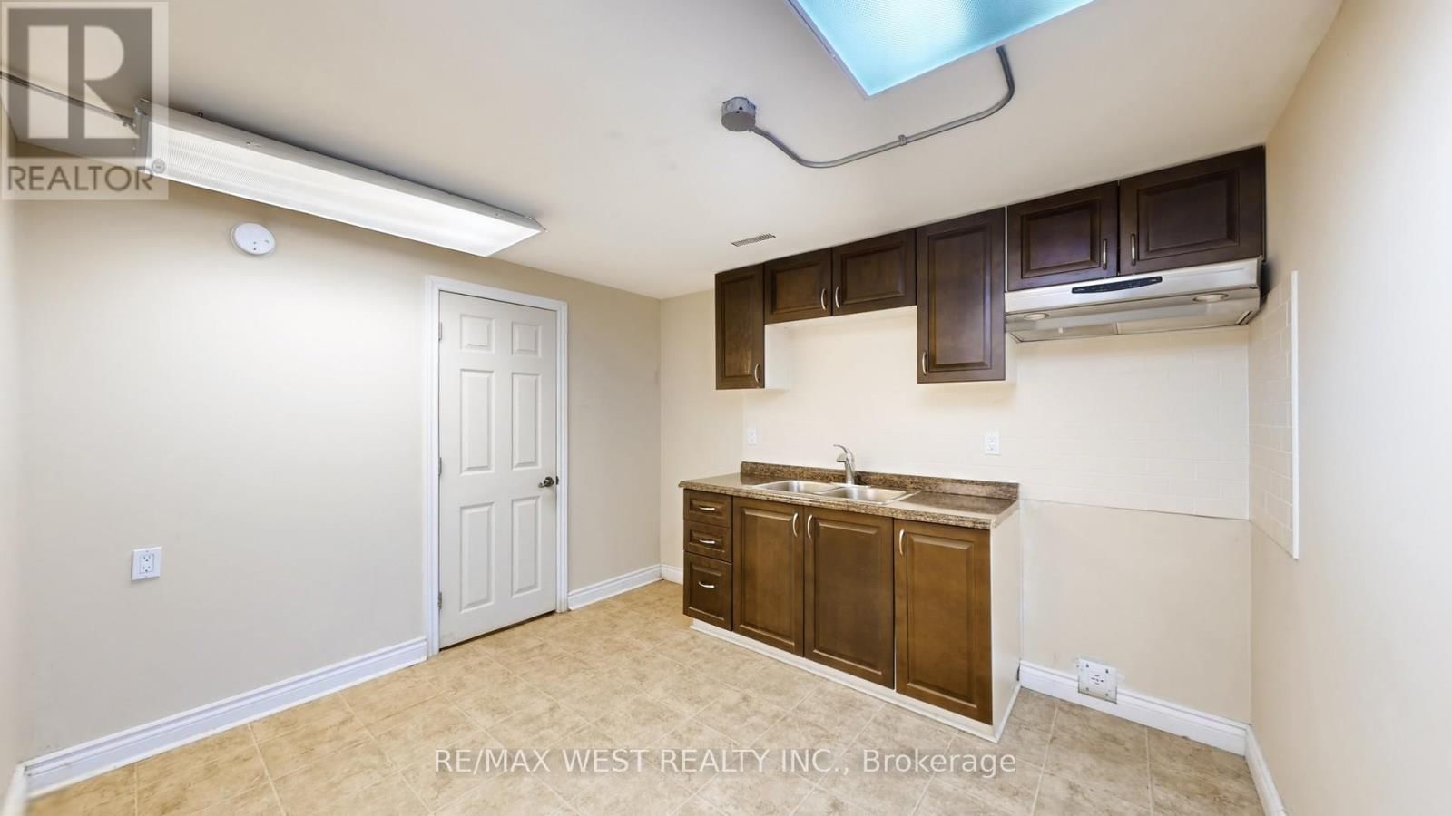 47 TOBERMORY DRIVE Image 24