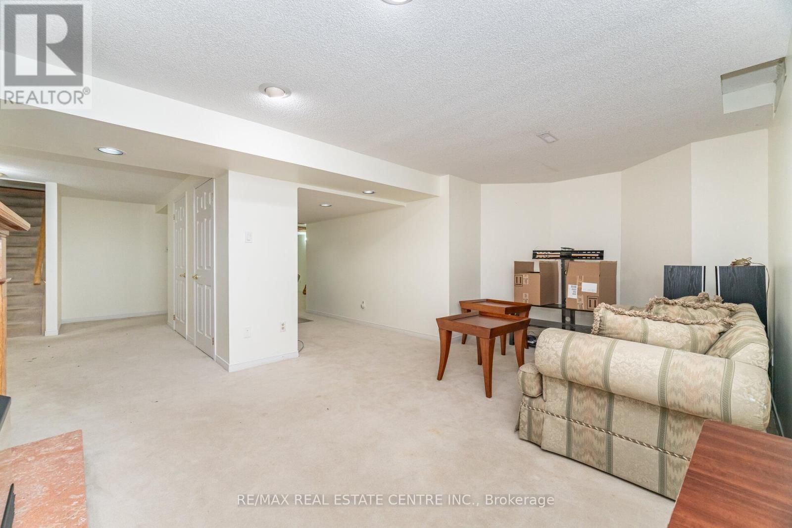 15 BROOKBANK COURT Image 41