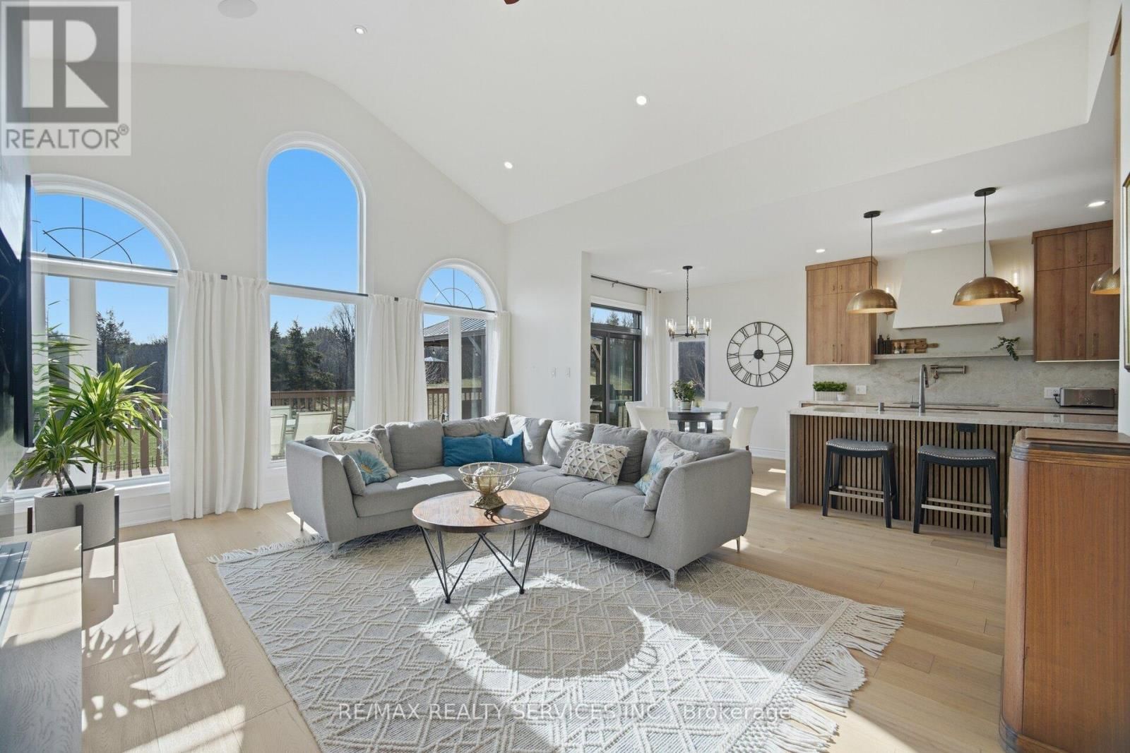 34 ISABELLA STREET Image 17