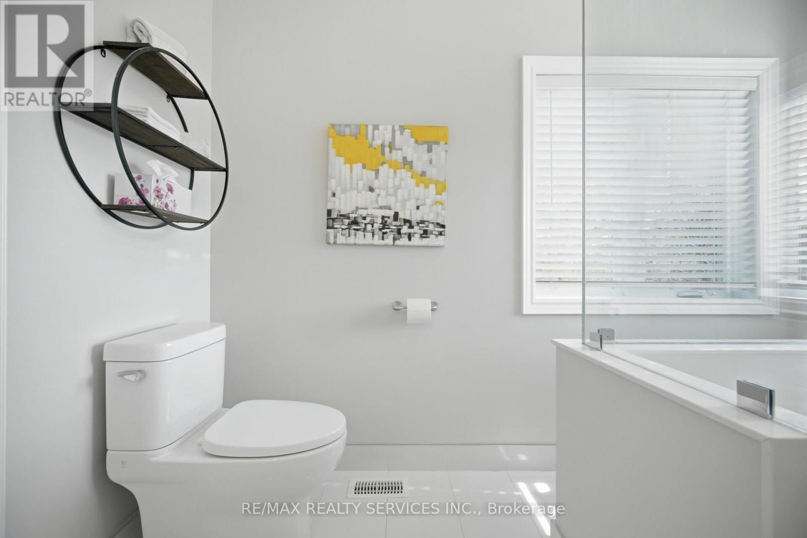 34 ISABELLA STREET Image 26