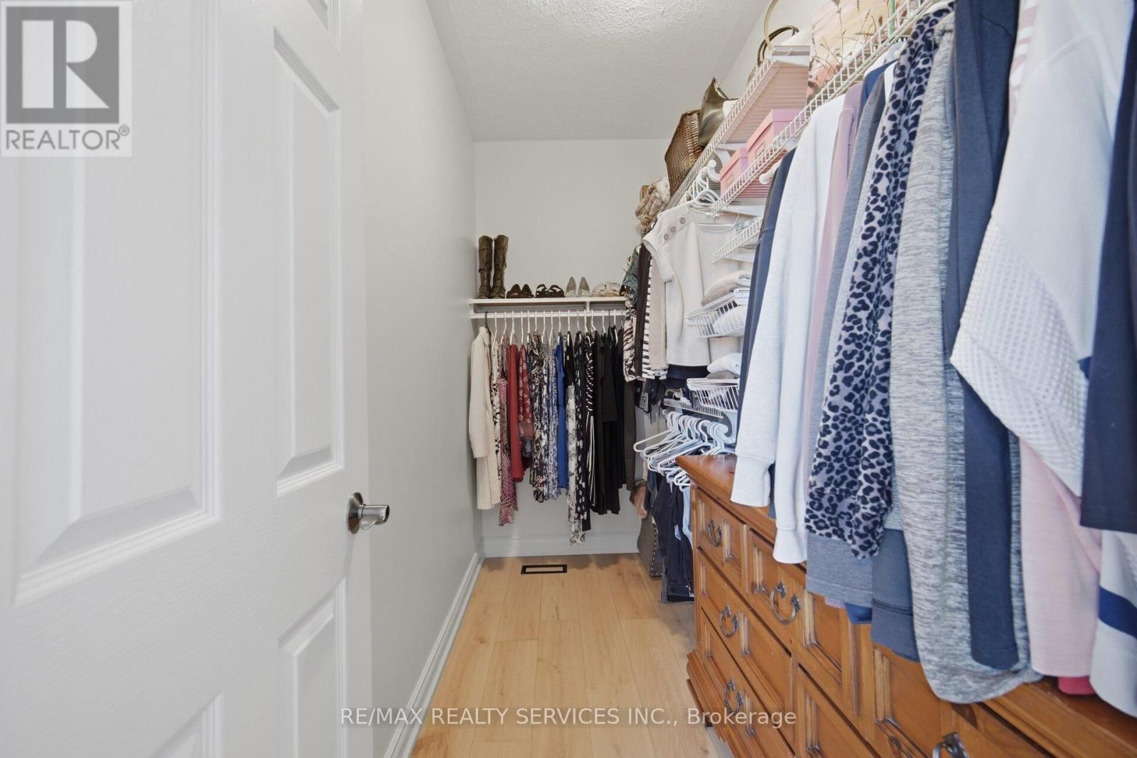 34 ISABELLA STREET Image 27