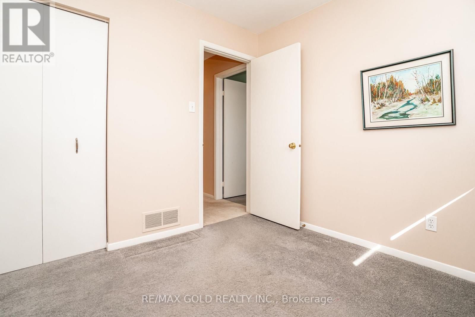 34 DEERFIELD CRESCENT Image 26