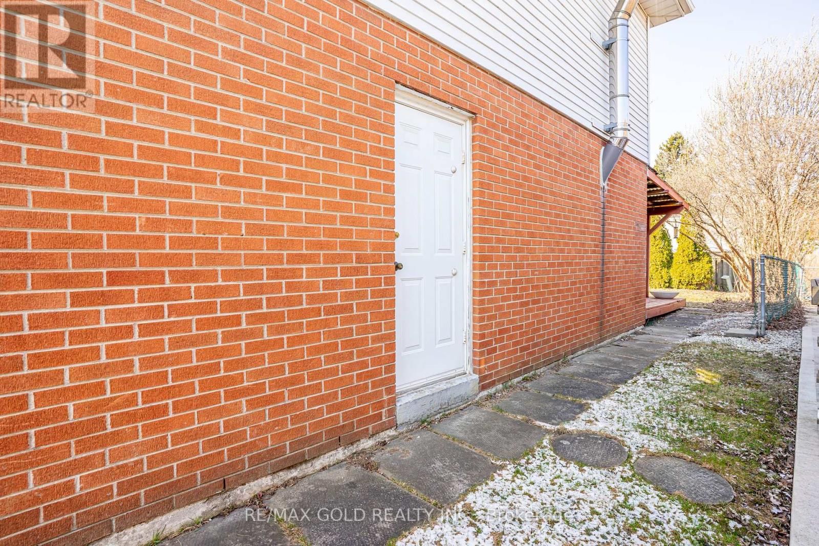 34 DEERFIELD CRESCENT Image 36