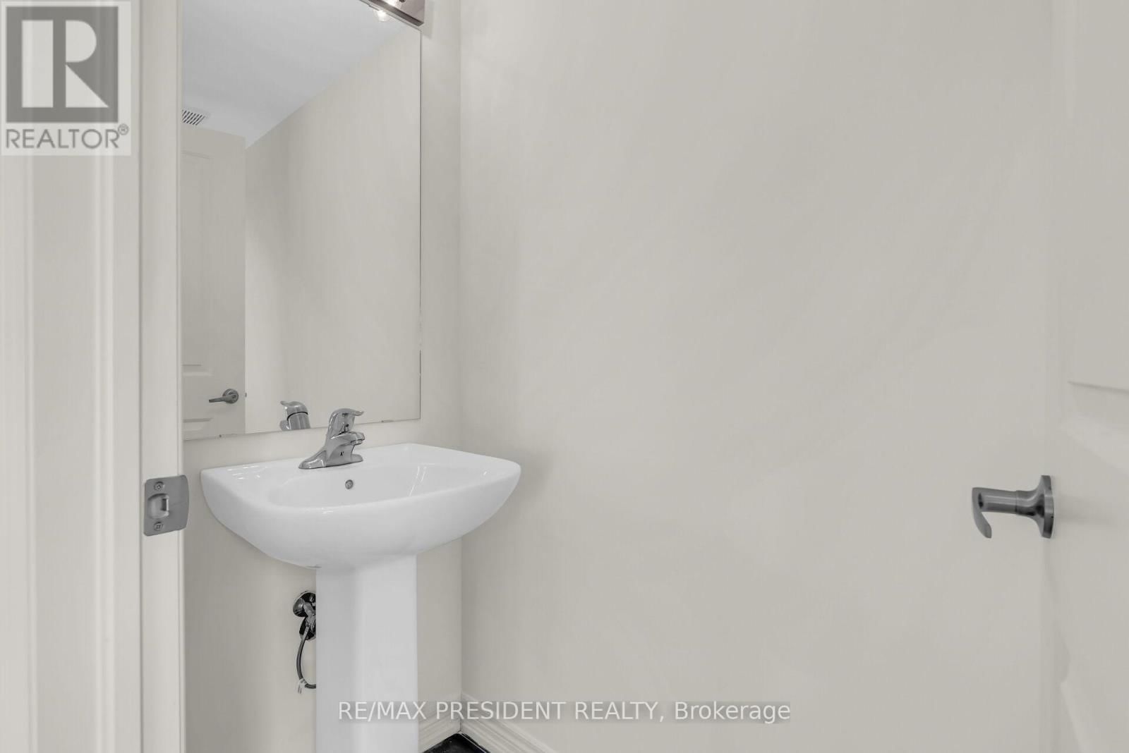 34 QUEENPOST DRIVE EAST Image 11