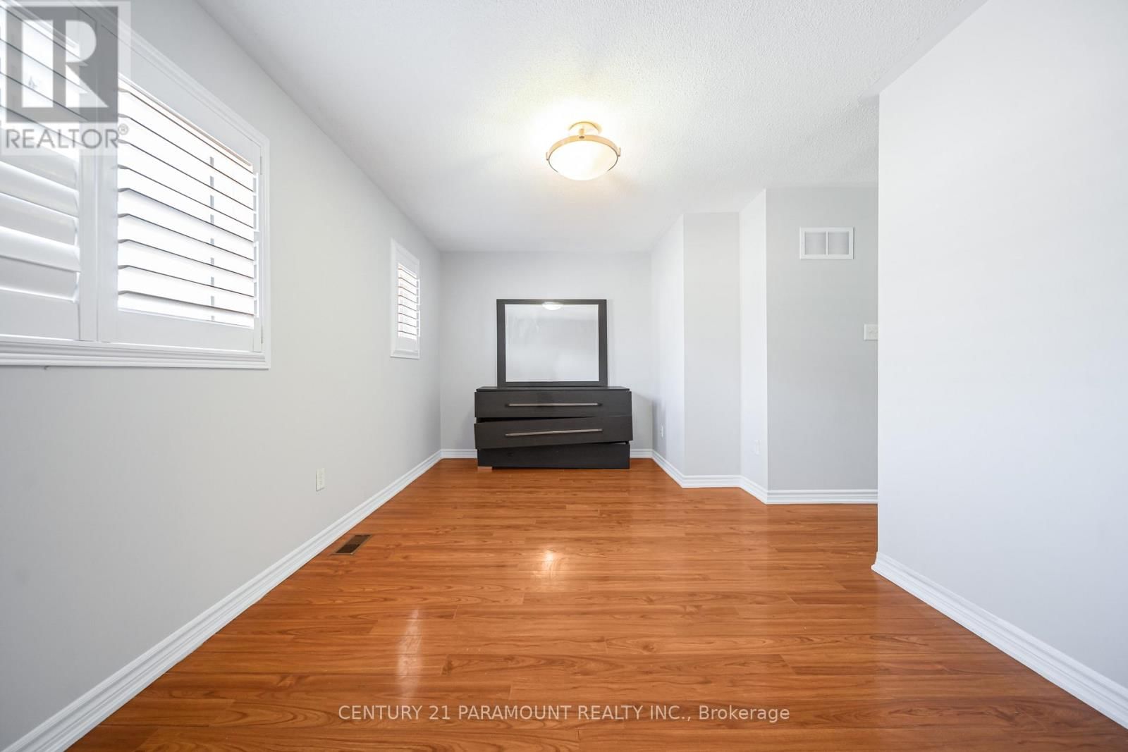 75 CRYSTAL GLEN CRESCENT Image 21