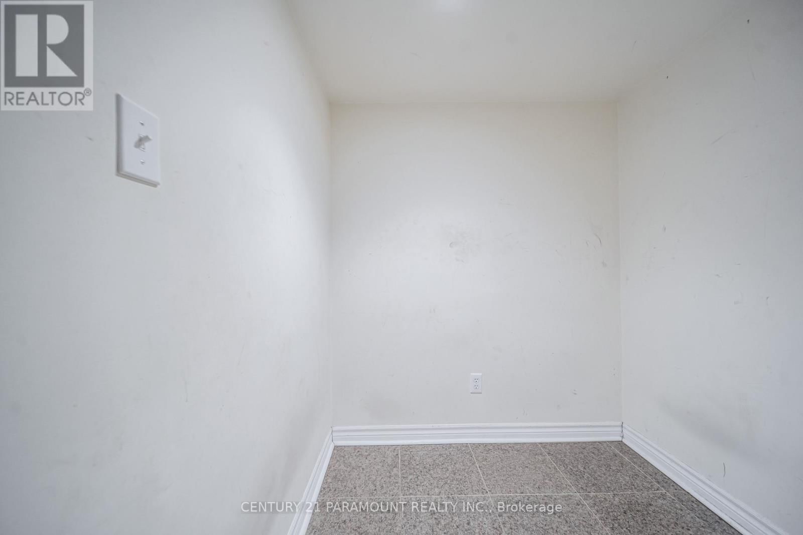 75 CRYSTAL GLEN CRESCENT Image 28